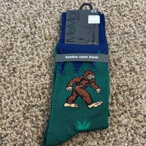 NWT Men's Green and Blue Bigfoot Socks